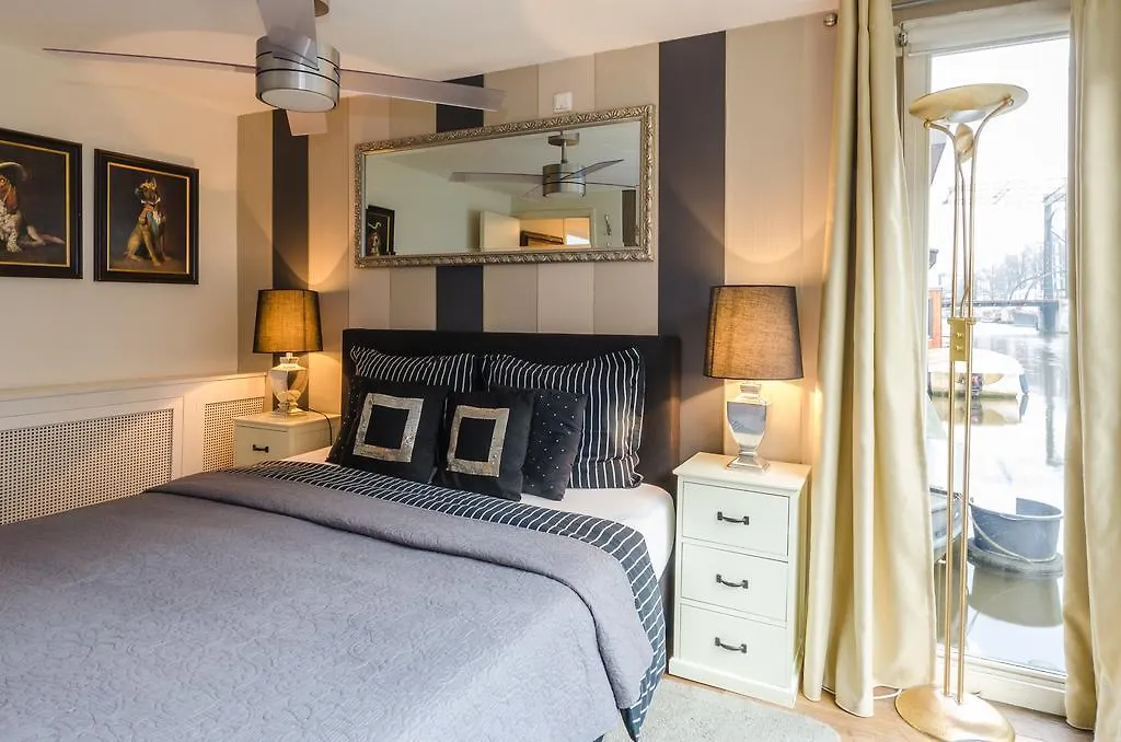 Botel The Guest-Houseboat Hotel Amsterdam
